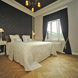 Bed & Breakfast Expo 13 ***
